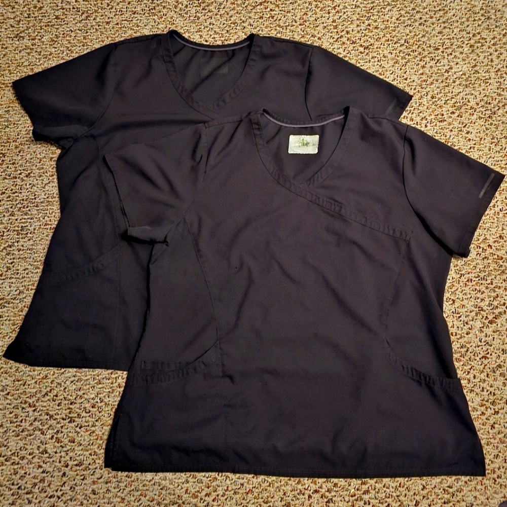 Skechers scrub tops lot of 2